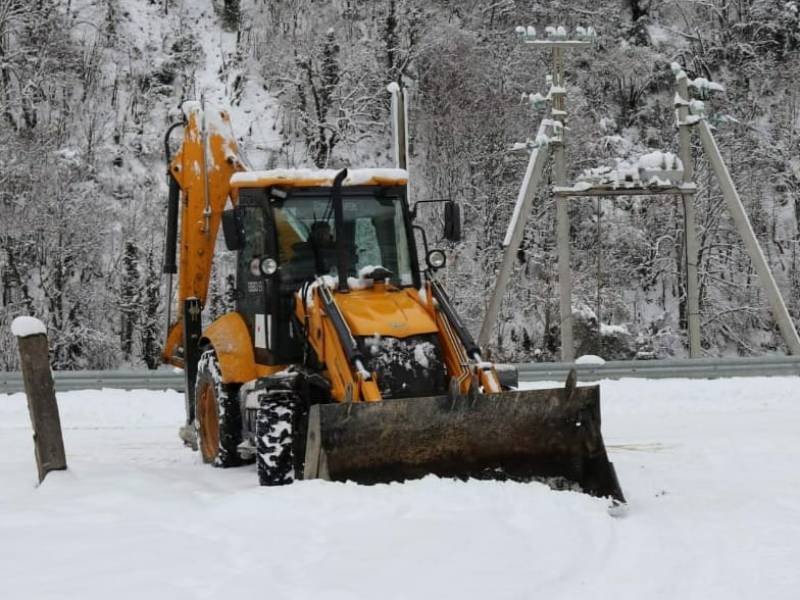 ცაგერის მუნიციპალიტეტში, ინტენსიური  თოვის შედეგად, გზებზე  გადაადგილება სოფლების...
